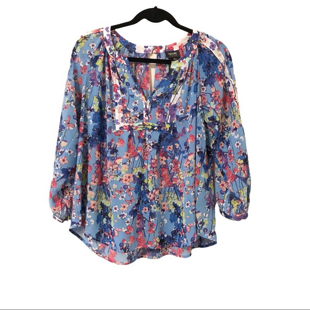 Nicole by Nicole Miller NWT Floral print top S blue split hanumanasana Spring